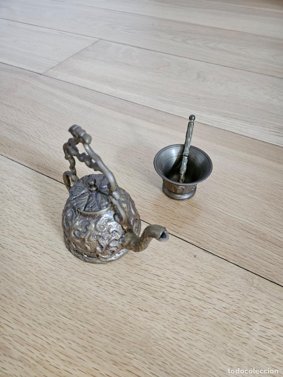 Arte: Tetera y almirez de bronce