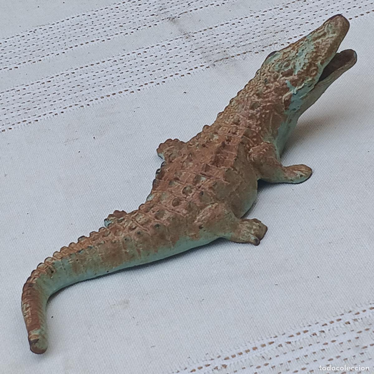 Arte: 3 ) ESCULTURA ANTIGUA DE COCODRILO EN BRONCE.