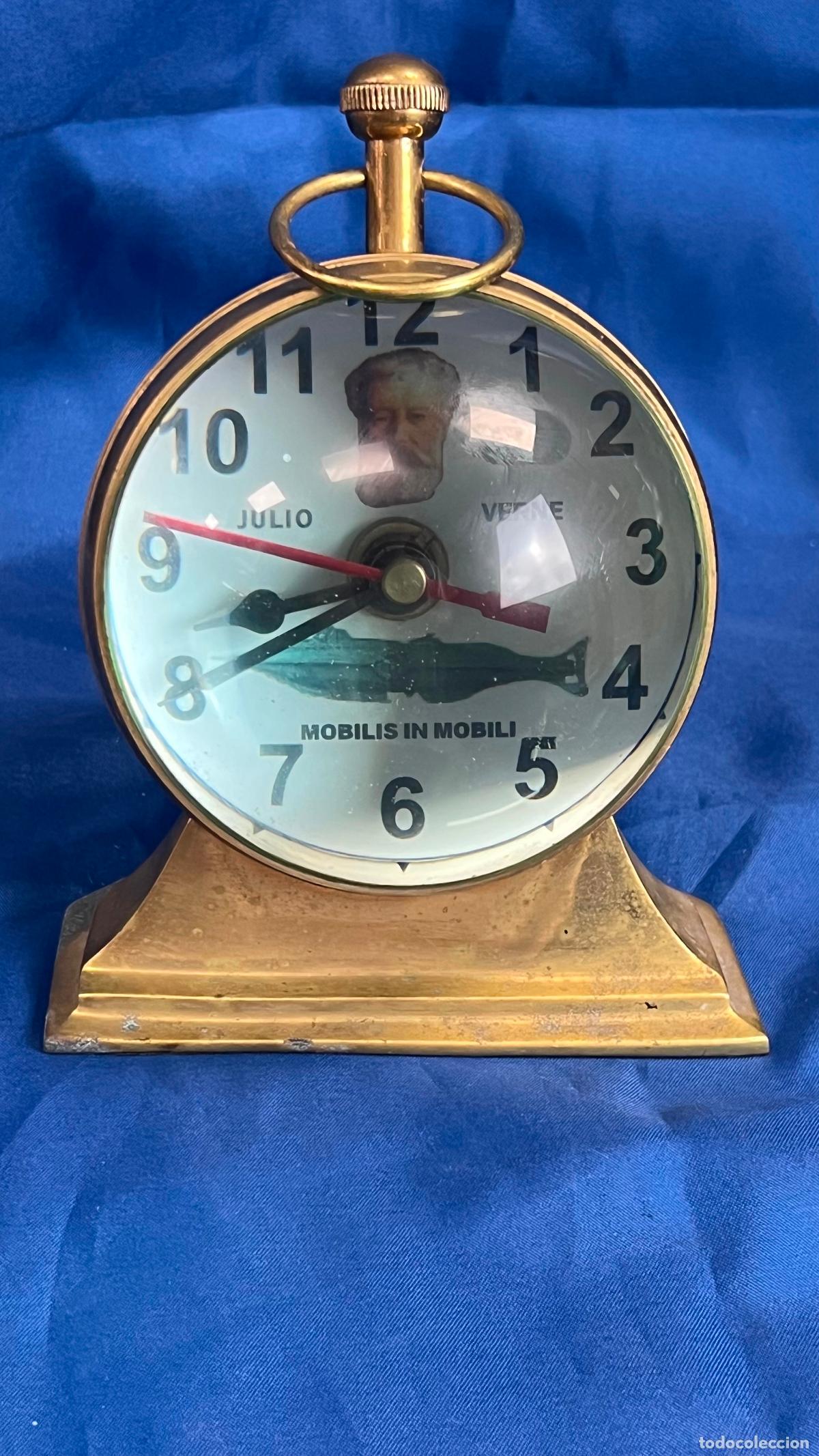 Arte: CURIOSO RELOJ DE SOBREMESA DE JULIO VERNE CON DOS LUPAS / PISAPAPELES EXENTOS - CONJUNTO DE ESCRITOR