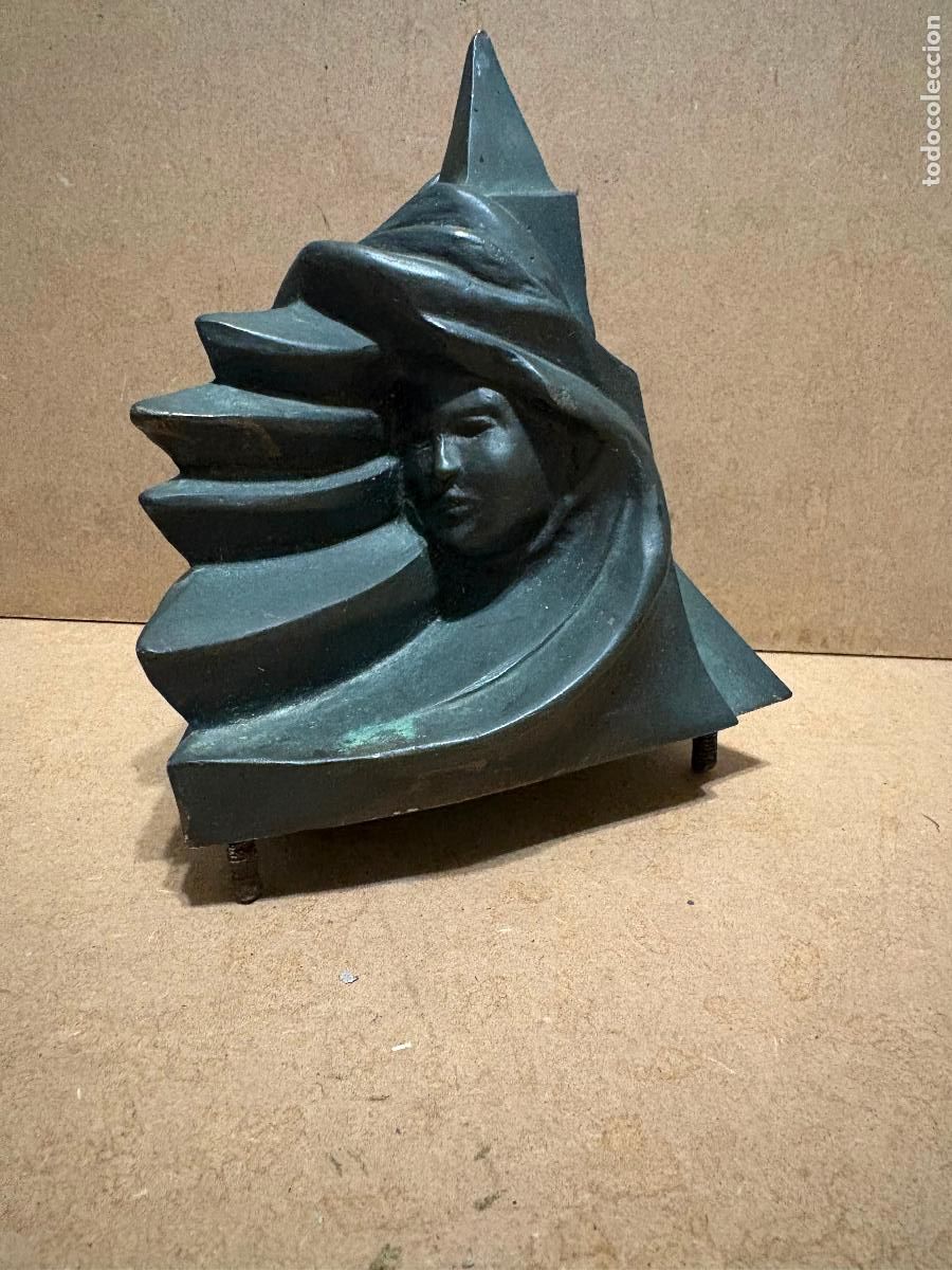 Arte: Escultura de bronce por Joan Abr&aacute;s (La Bisbal, Gerona 1949)