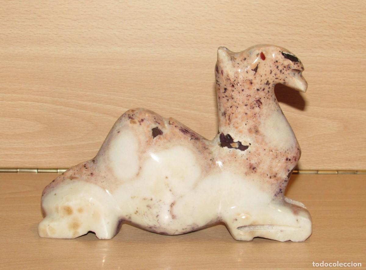 Arte: Figura escultura artesanal camello dromedario tallado en piedra natural 780 gr