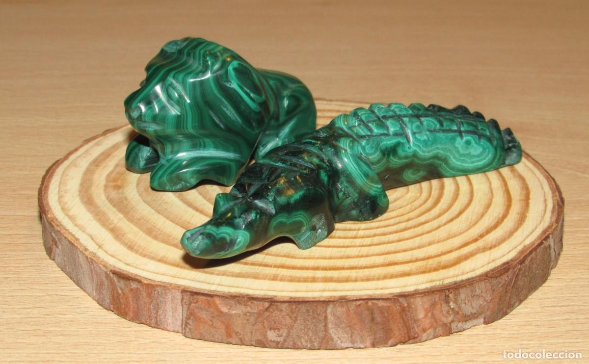 Arte: Par figuras talladas miniaturas le&oacute;n y cocodrilo piedra natural malaquita Congo a&ntilde;os 70