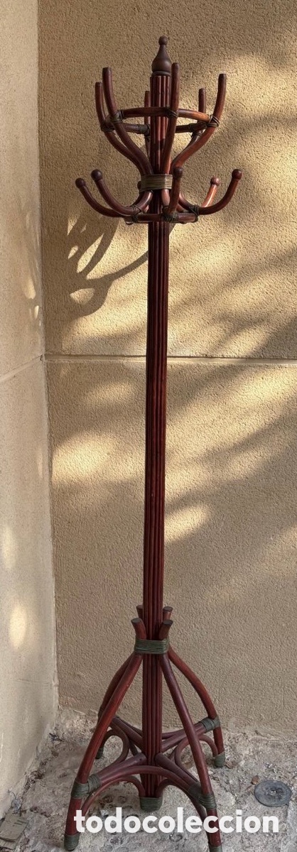 Arte: Perchero alto para abrigos - Foto 1