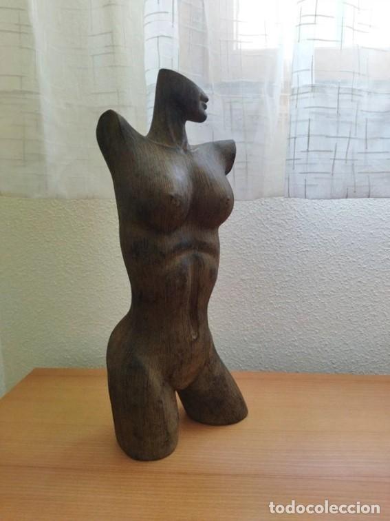 Arte: Escultura decorativa torso femenino en madera &ndash; figura art&iacute;stica artesanal