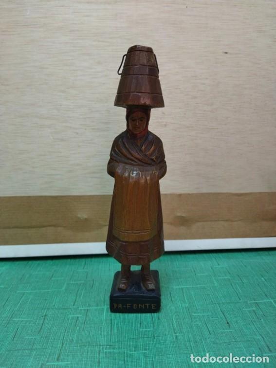 Arte: Figura gallega de madera tallada &ndash; aguadora con sella &ndash; arte popular &ldquo;Da Fonte&rdquo;