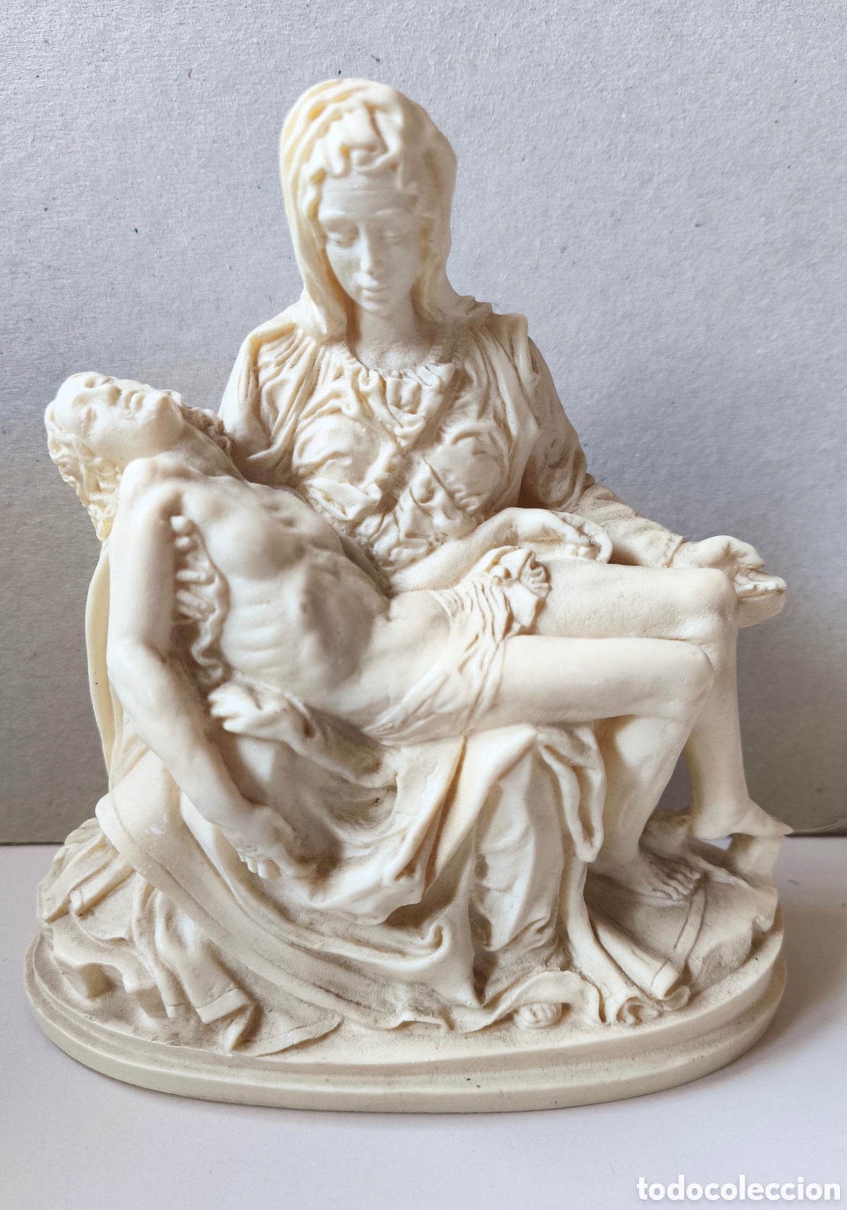 Arte: Figura La Piedad, en alabastro