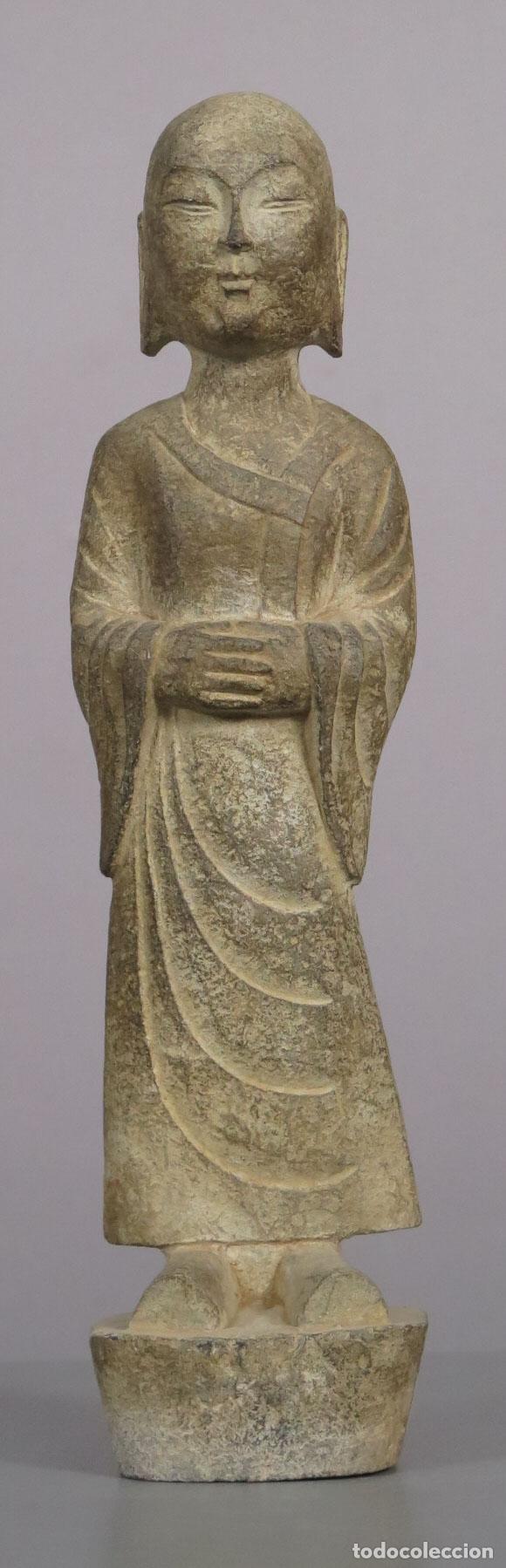 Arte: BUDA O MONJE BUDISTA. PIEDRA TALLADA. SIGLO XX