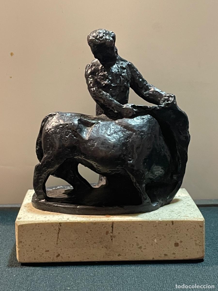 Arte: Manolo Hugu&eacute; - Escultura de Bronce Torero - 12x9x5cm, Escultura 9x8x4cm