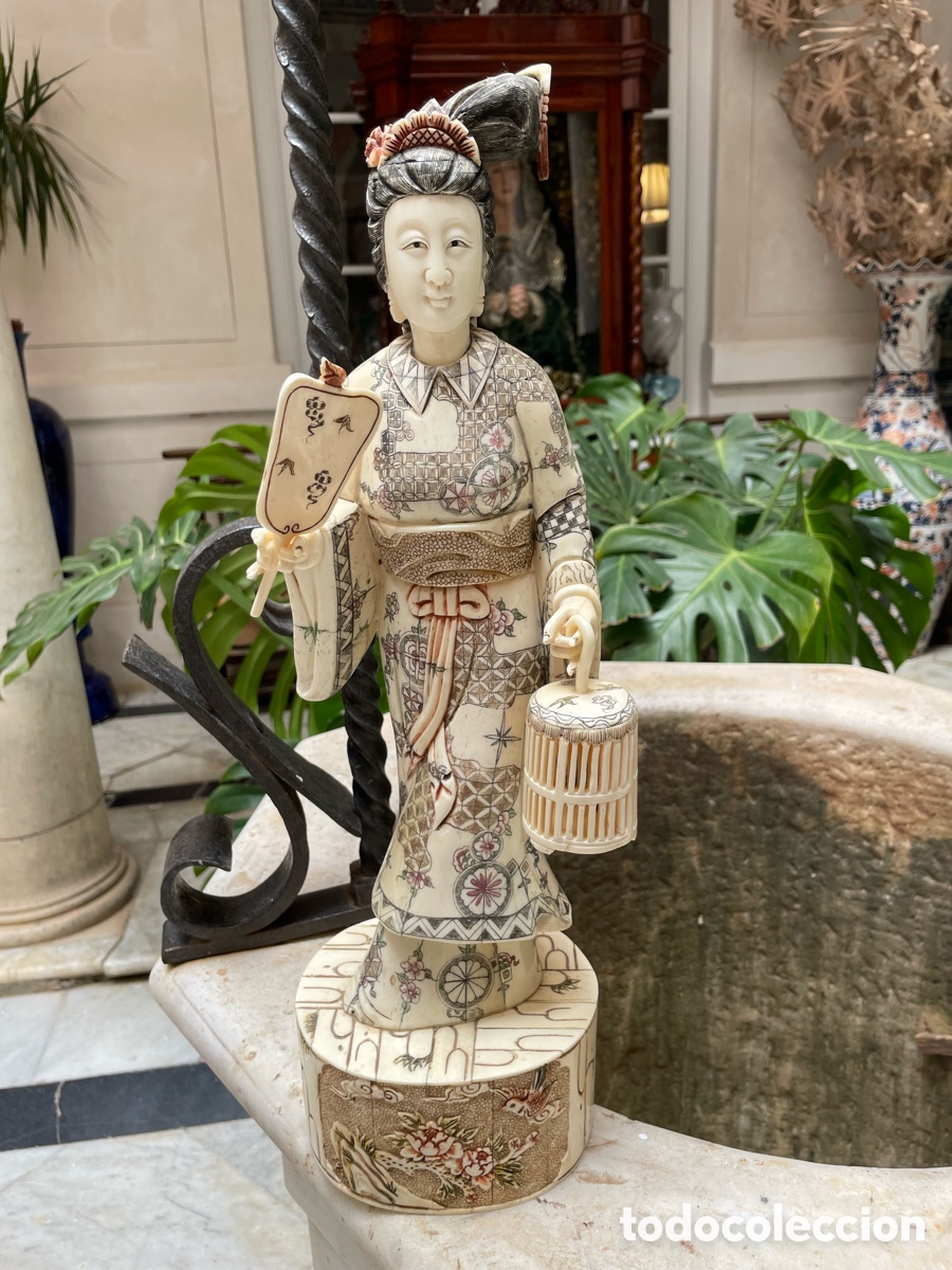 Arte: Figura japonesa de hueso siglo XX