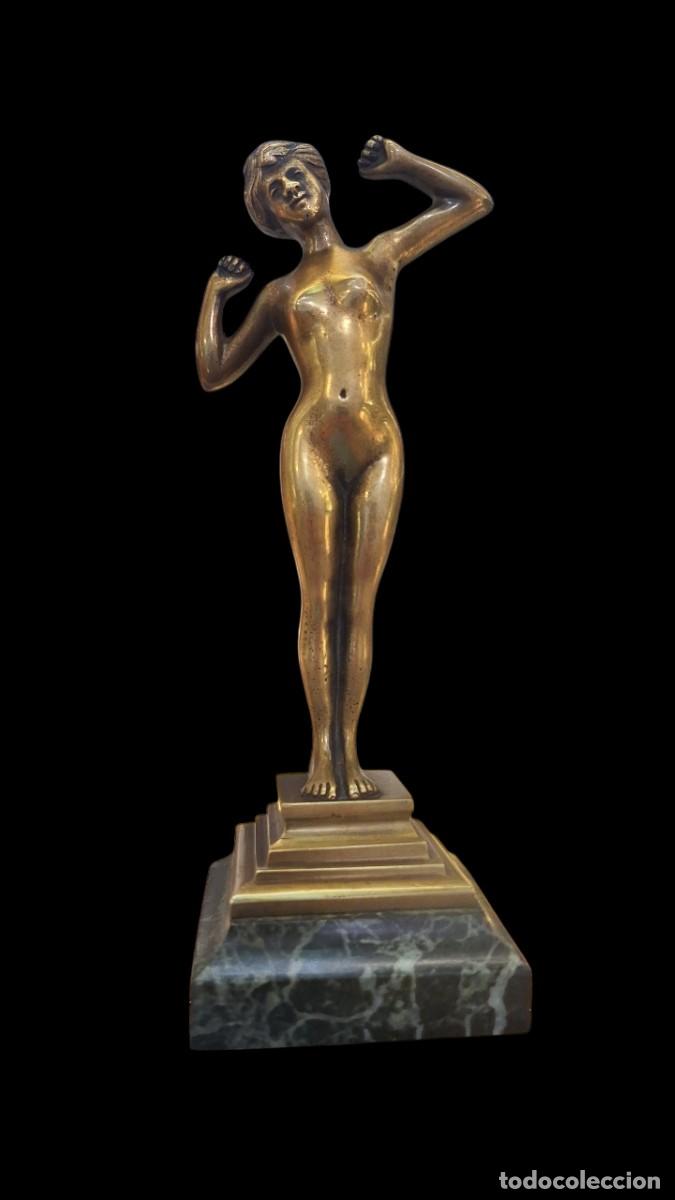 Arte: Mujer desnuda. Bronce y m&aacute;rmol. Francia. Principios siglo XX. 19 x 7 x 7 cm.