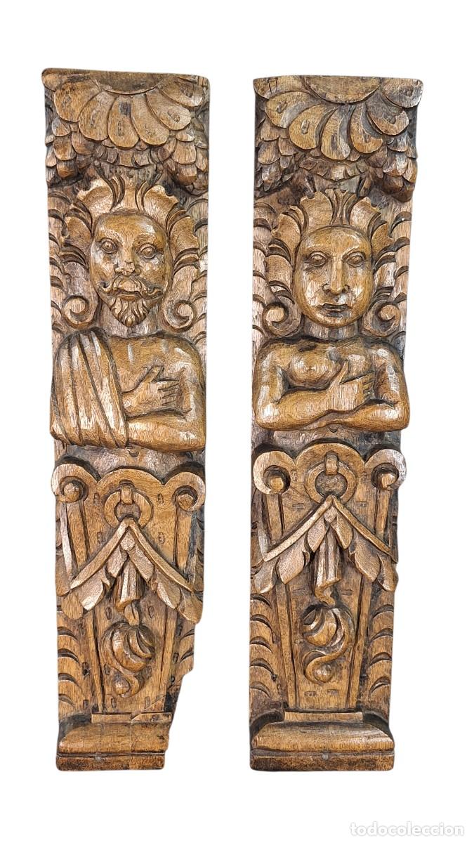 Arte: Pareja tallas. Madera roble. Holanda. &Eacute;poca barroca. Siglo XVIII. 51 x 11,5 cm.