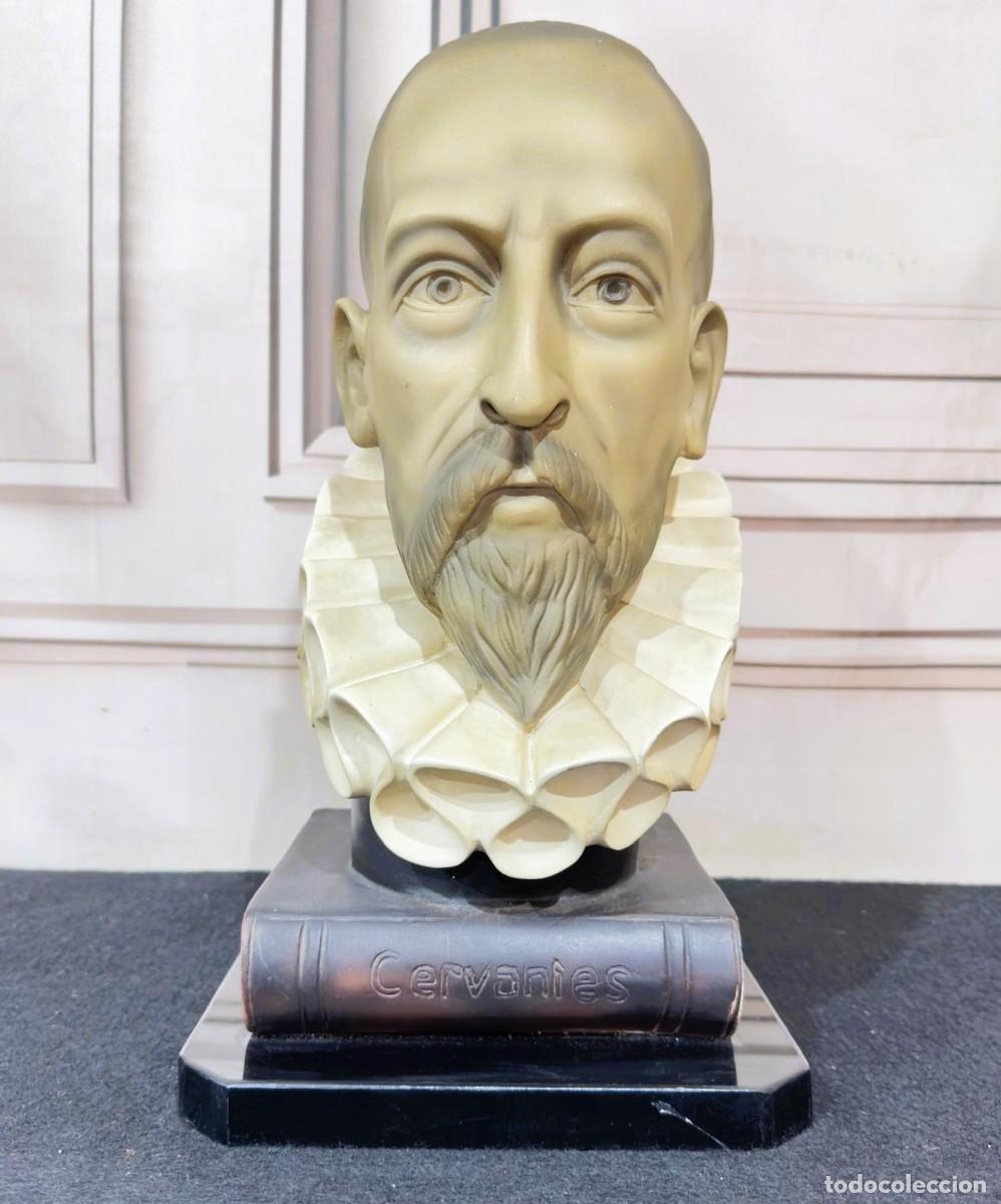 Arte: Escultura busto de porcelana de Miguel de Cervantes