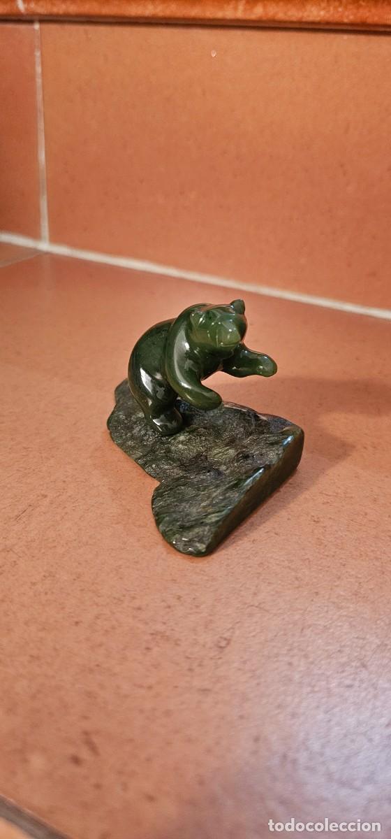 Arte: Preciosa escultura de oso jade y malaquita
