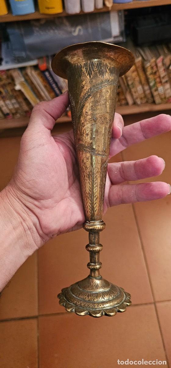 Arte: Muy antiguo florero o jarr&oacute;n persa bronce y muy tallado
