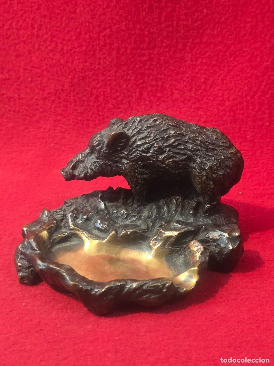 Arte: CENICERO DE BRONCE CON ESCULTURA DE JABALI