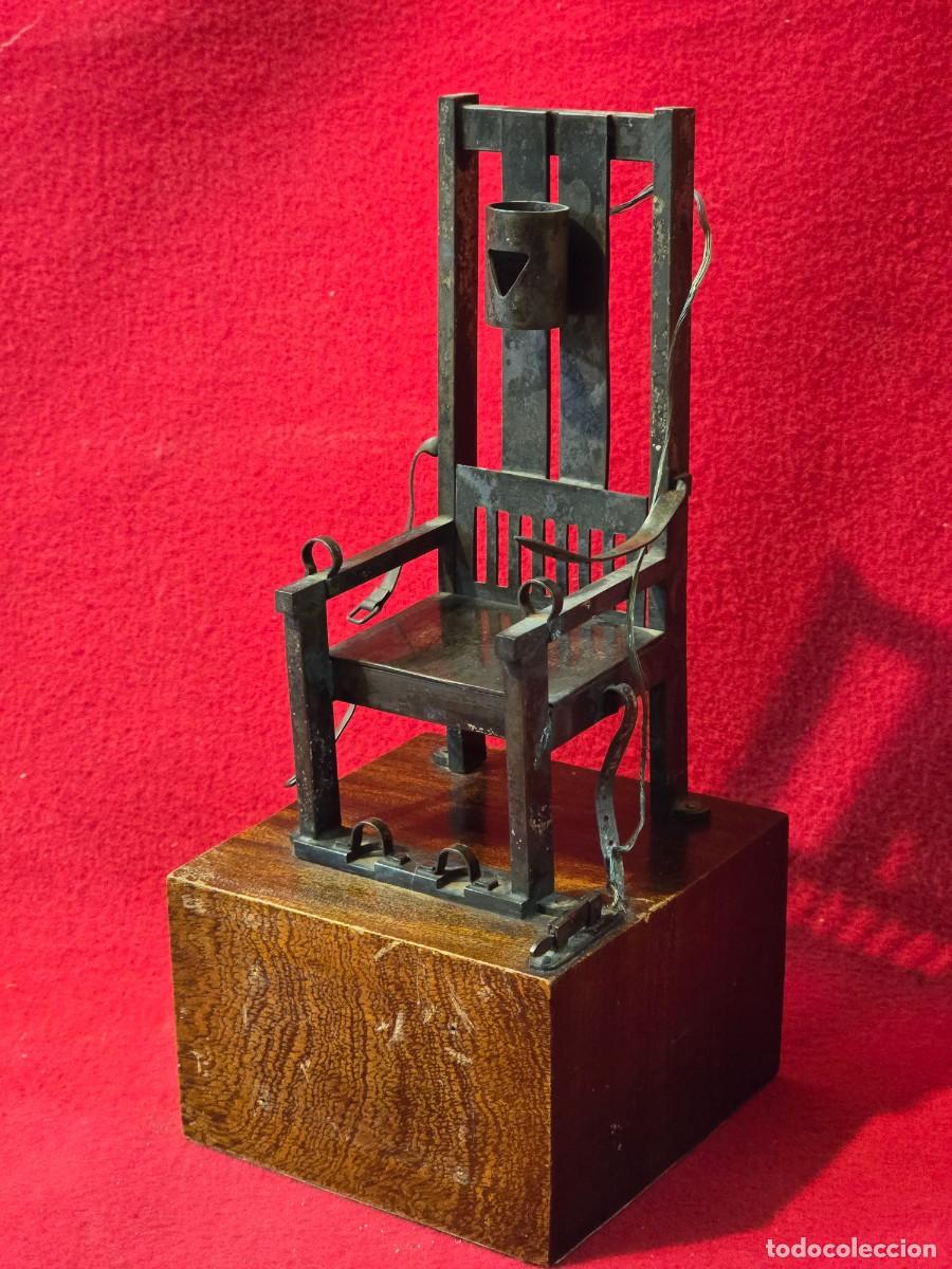 Arte: ESCULTURA DE BRONCE DE UNA SILLA ELECTRICA