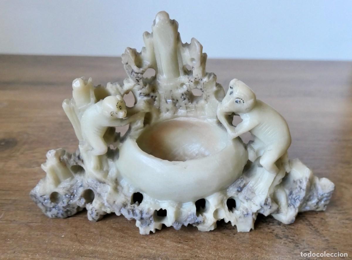 Arte: escultura china tallada a mano en esteatita (tambi&eacute;n conocida como piedra jab&oacute;n o soapstone)