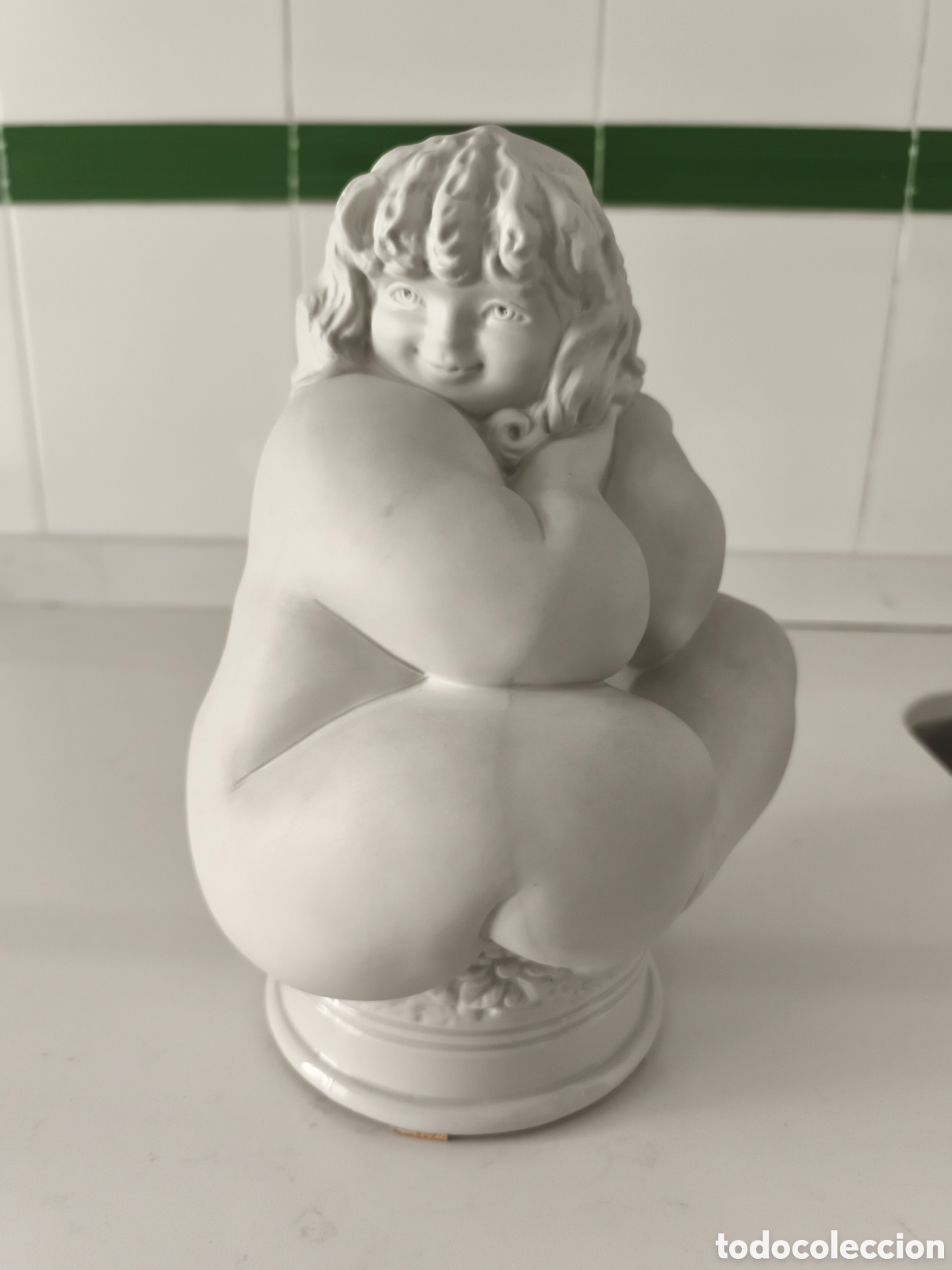 Arte: Ricardo Mesa Chile 1930-2000 , figura de Biscuit serie Gordas Felices , firmada, en perfecto estado