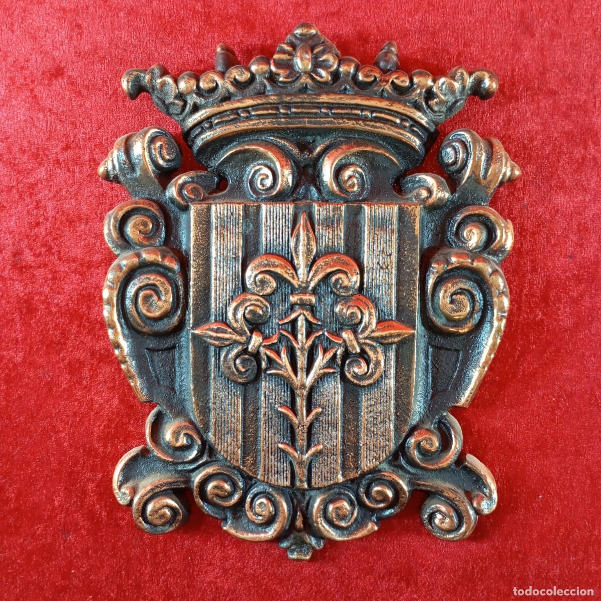 Arte: ESCUDO EN BRONCE DE LA CIUDAD DE L&Eacute;RIDA - LLEIDA - 24 X 18 CM - PRECIOSO - RARO