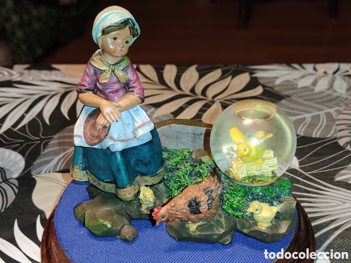 Arte: Bonita figura campesina o granjera.A&ntilde;os 80.