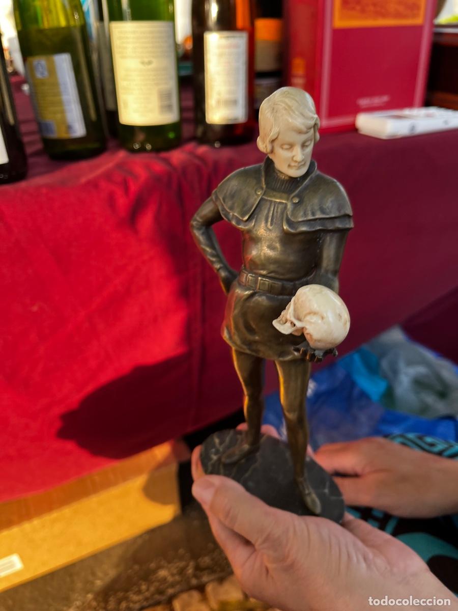 Arte: Bronze con marfil hamelt