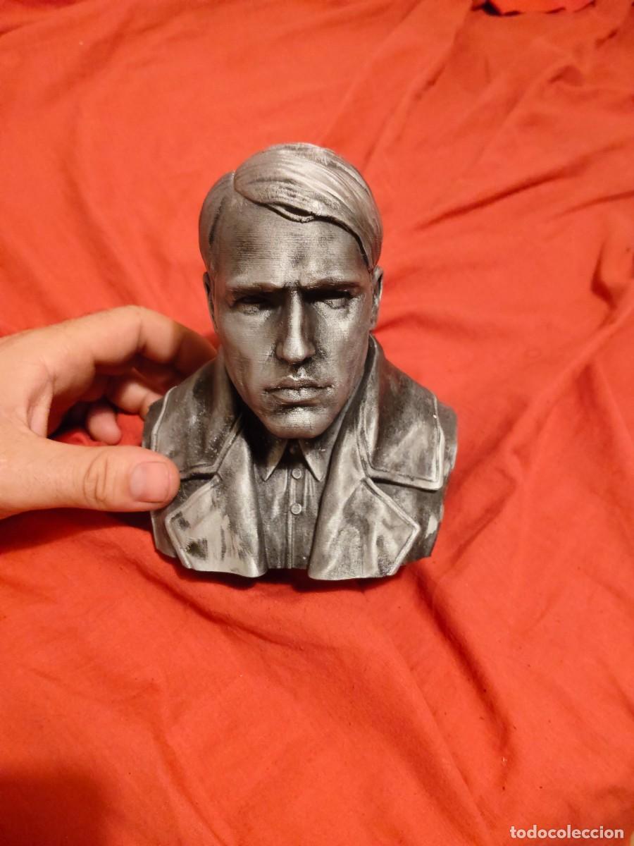 Arte: Busto de Ramiro Ledesma