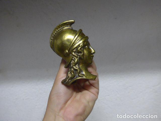 Arte: Antigua escultura o figura de bronce de Minerva la Diosa de la Guerra, mitologia. Principios s.XX