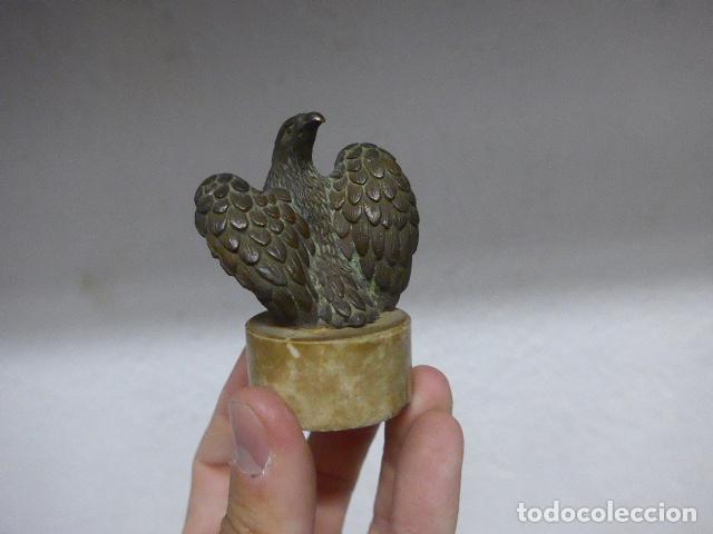 Arte: Antigua escultura o figura de bronce de una aguila, seguramente del siglo XIX