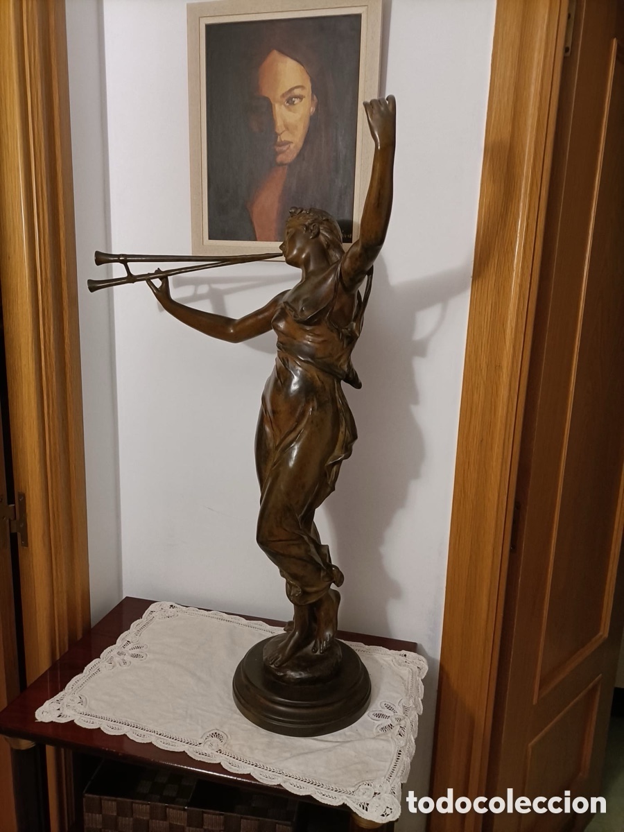 Arte: Femme Jouant de la Double Flute
