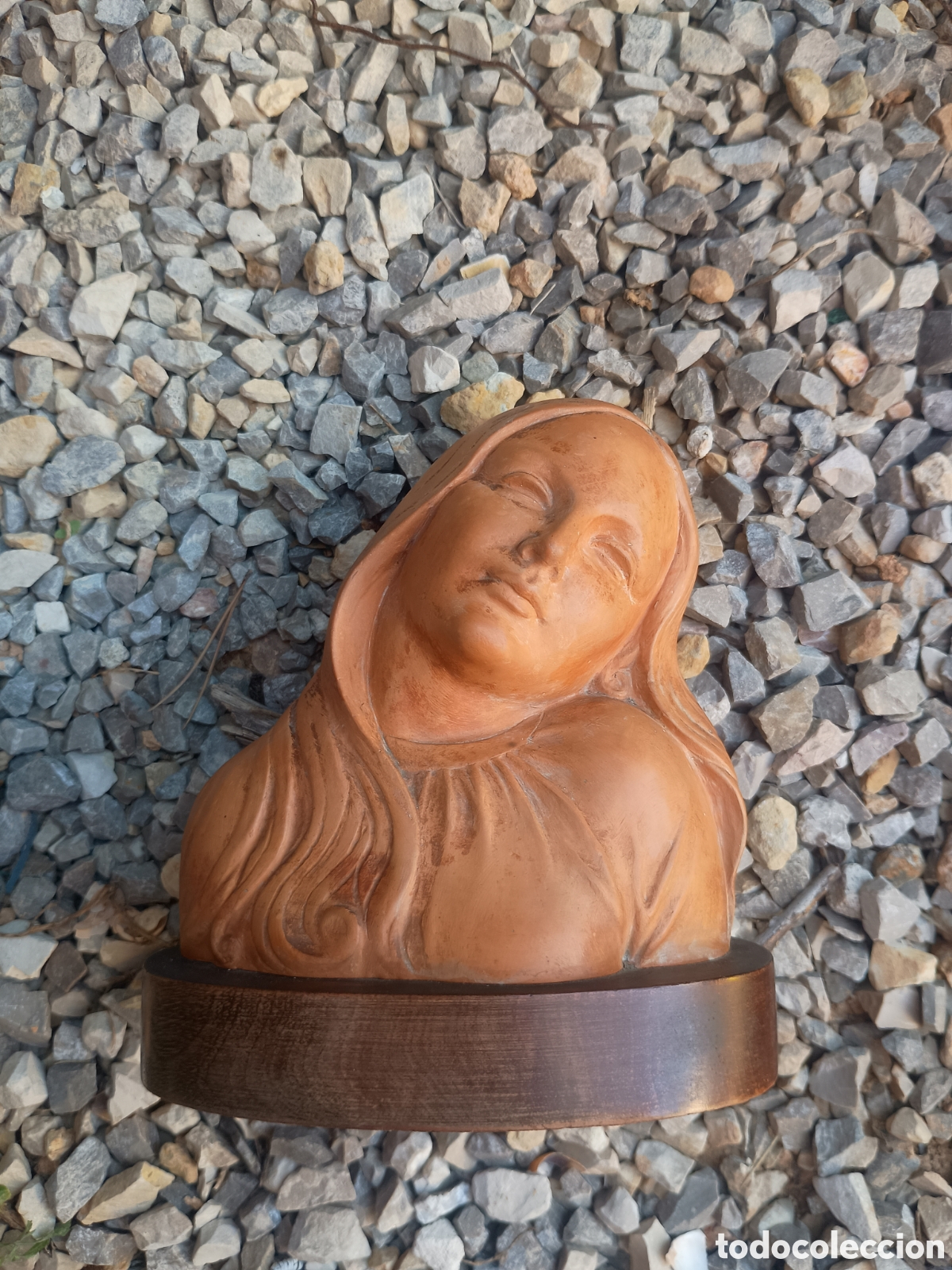 Arte: Busto mujer virgen terracota