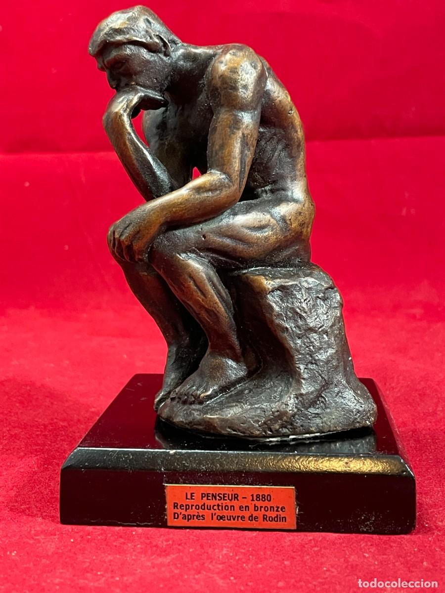 Arte: Figura El Pensador de Rodin en Bronce con Base de Madera. altura 12 cm Reproducci&oacute;n Vintage