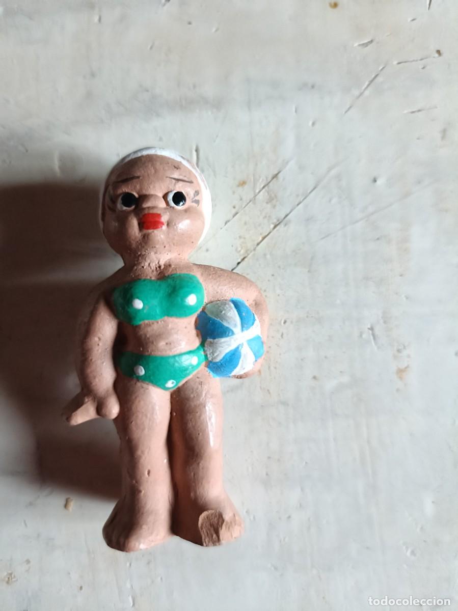 Arte: FIGURA BARRO ALBOROX BA&Ntilde;ISTA PLAYA BIKINI TERRACOTA