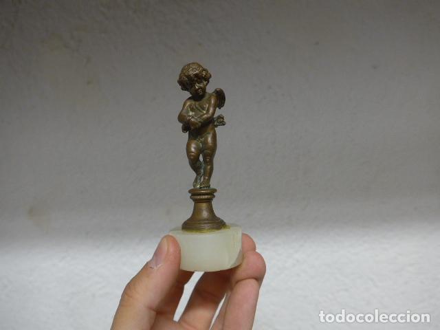 Arte: Antigua escultura o figura de bronce de un querubin de finales s.XIX o pp. S.XX