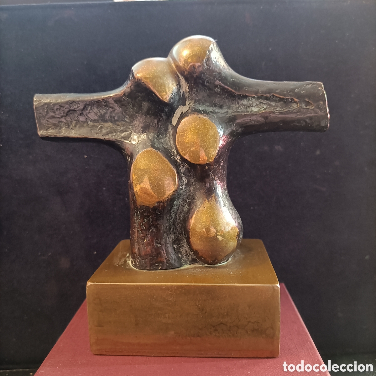 Arte: Escultura de broce firmada por Jos&eacute; Luis Fern&aacute;ndez Fern&aacute;ndez.