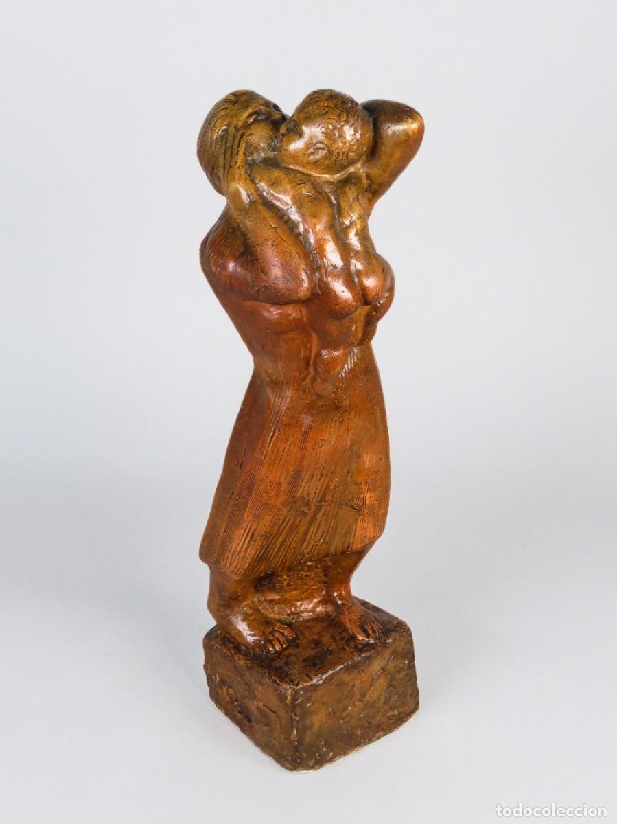 Arte: Maternidad escultura en madera tallada Emiliano Barral firmada primera mitad del siglo XX
