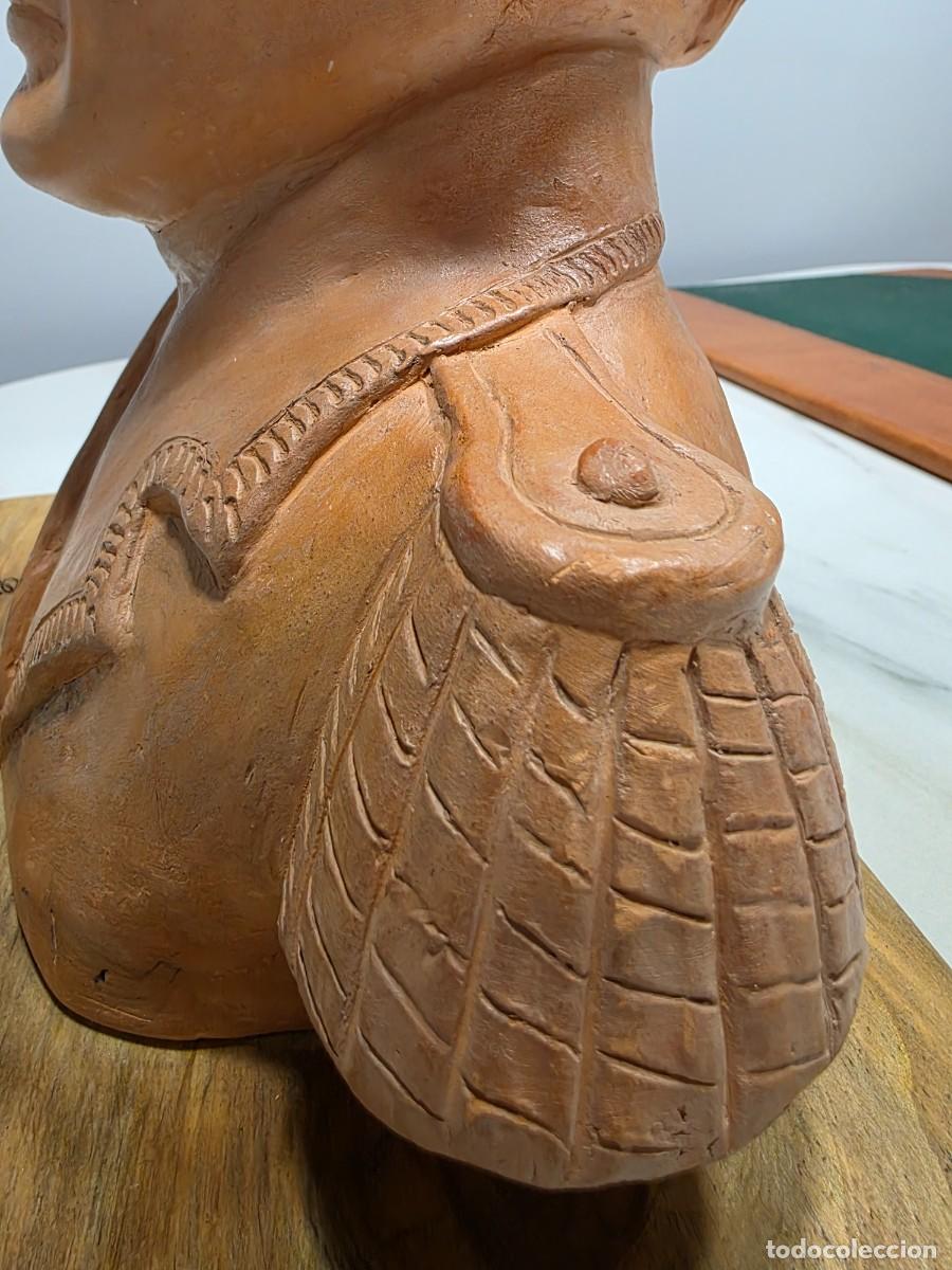 Arte: Busto de Francisco de Miranda - Foto 4