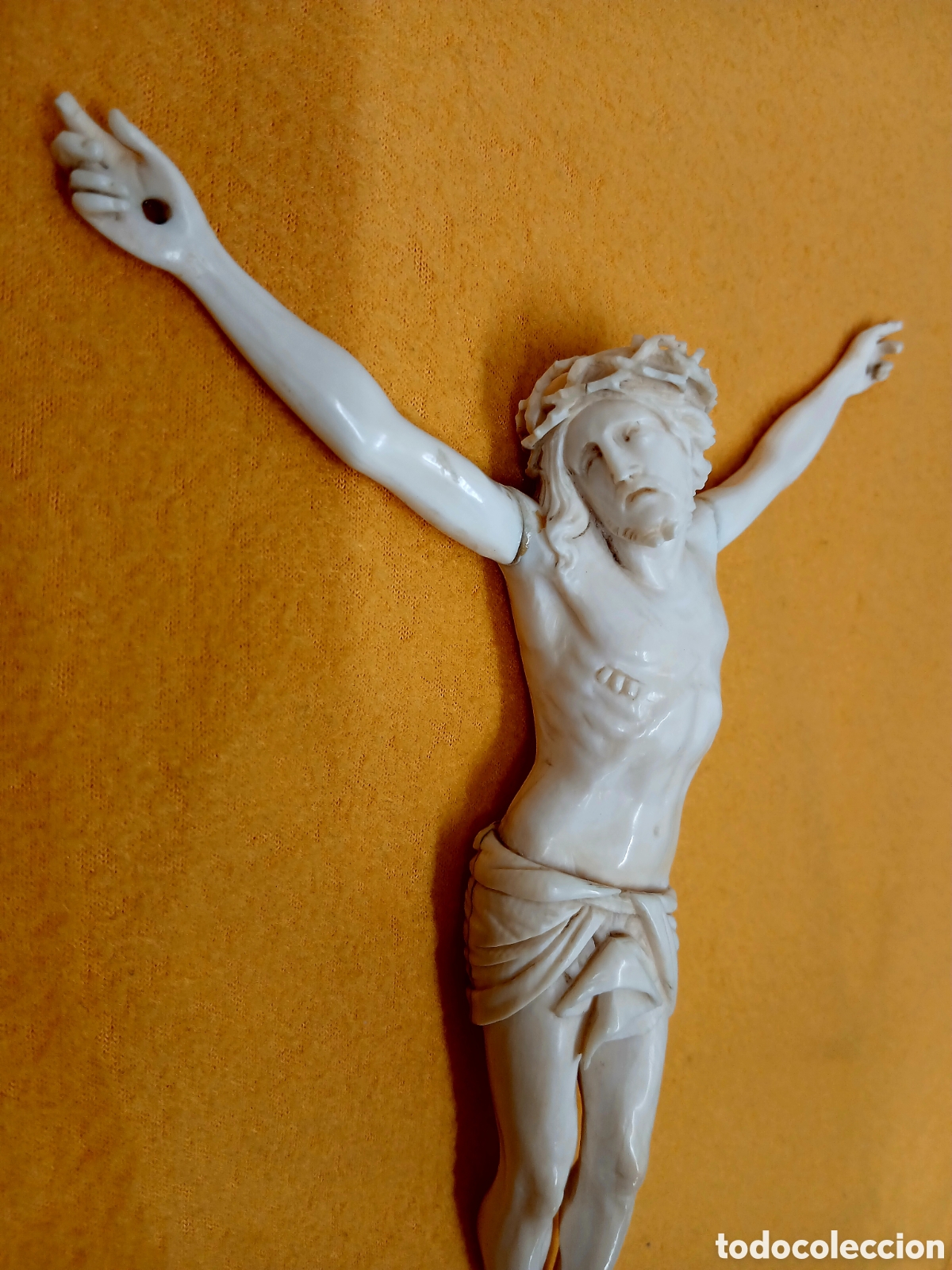 Arte: Cristo antiguo. Marfil.