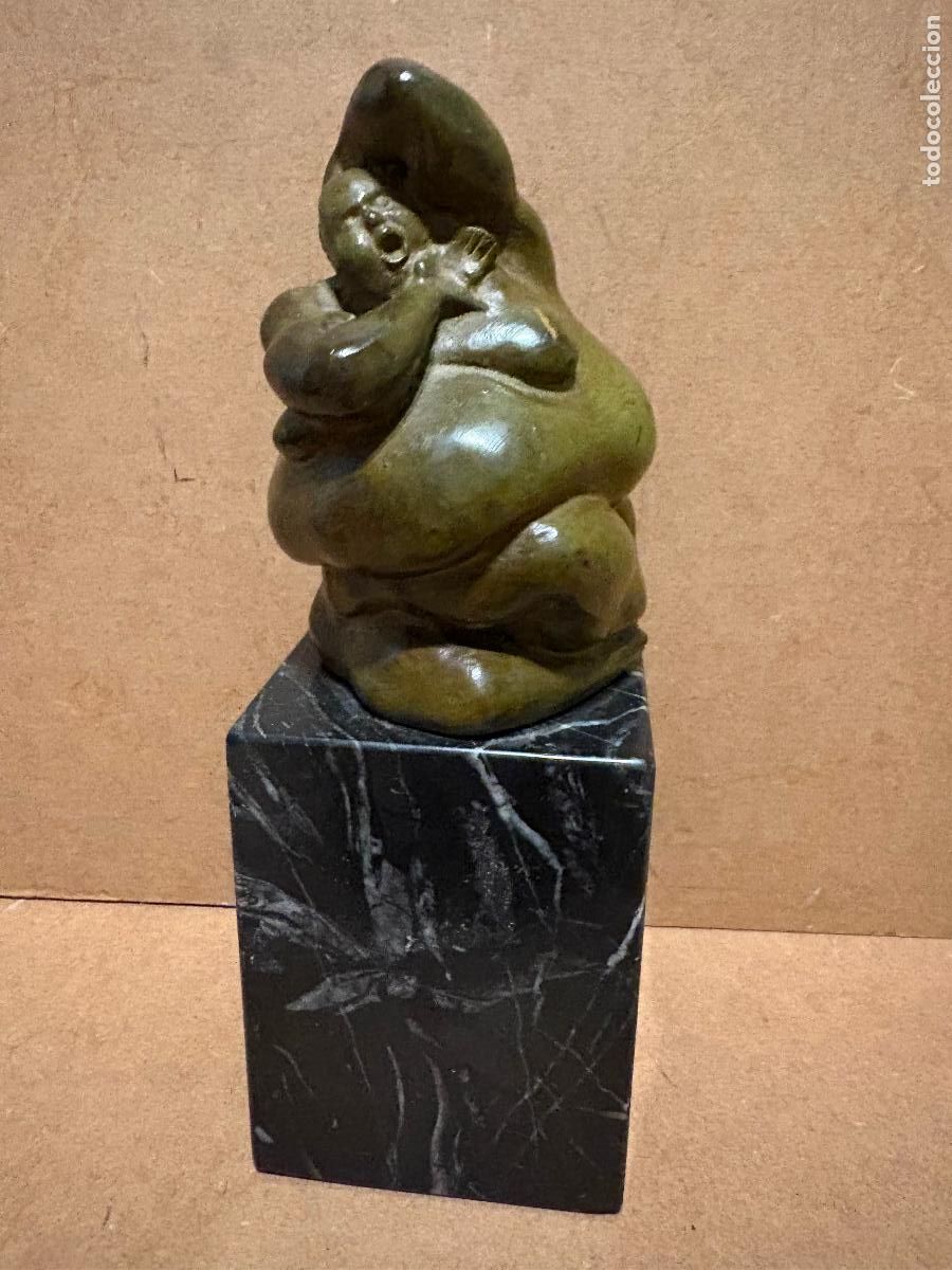 Arte: Bronce patinado representando gordo retorci&eacute;ndose, por Ram&oacute;n &Aacute;ngel Conde Berm&uacute;dez (Orense 1951)