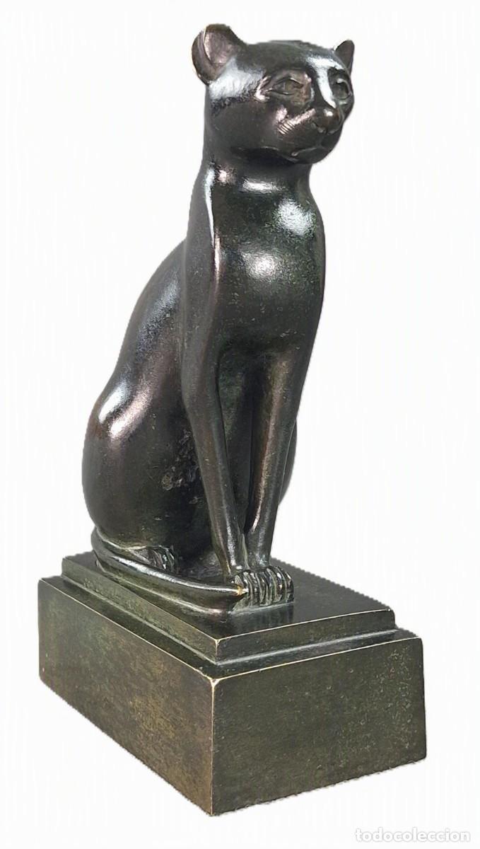 Arte: Gata Bastet. Diosa egipcia protecci&oacute;n, fertilidad, buena suerte. Bronce. Siglo XIX. 19,5x10,8x7 cm.