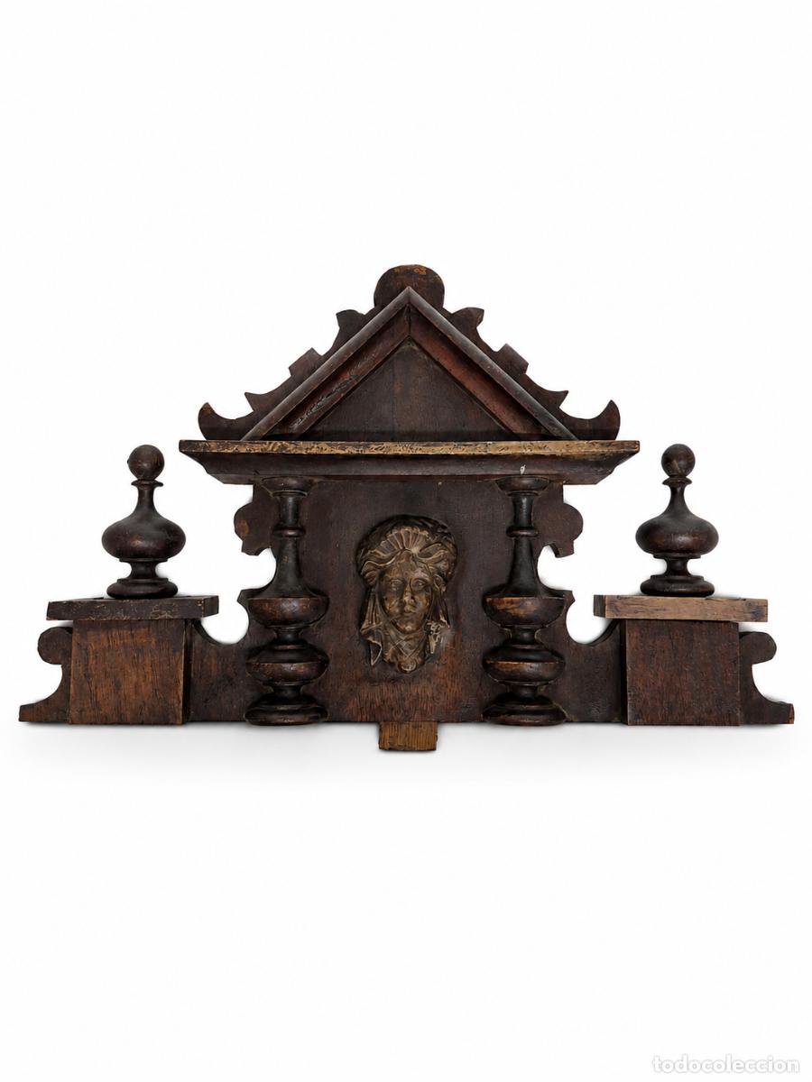 Arte: Copete, Decorativa Parte Superior de un Reloj de Pared Antiguo, Estilo Alfonsino - S. XIX