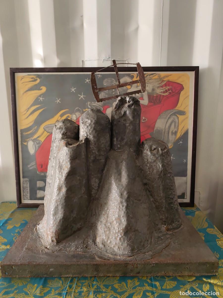 Arte: Escultura hierro contempor&aacute;nea La Serra de Montserrat