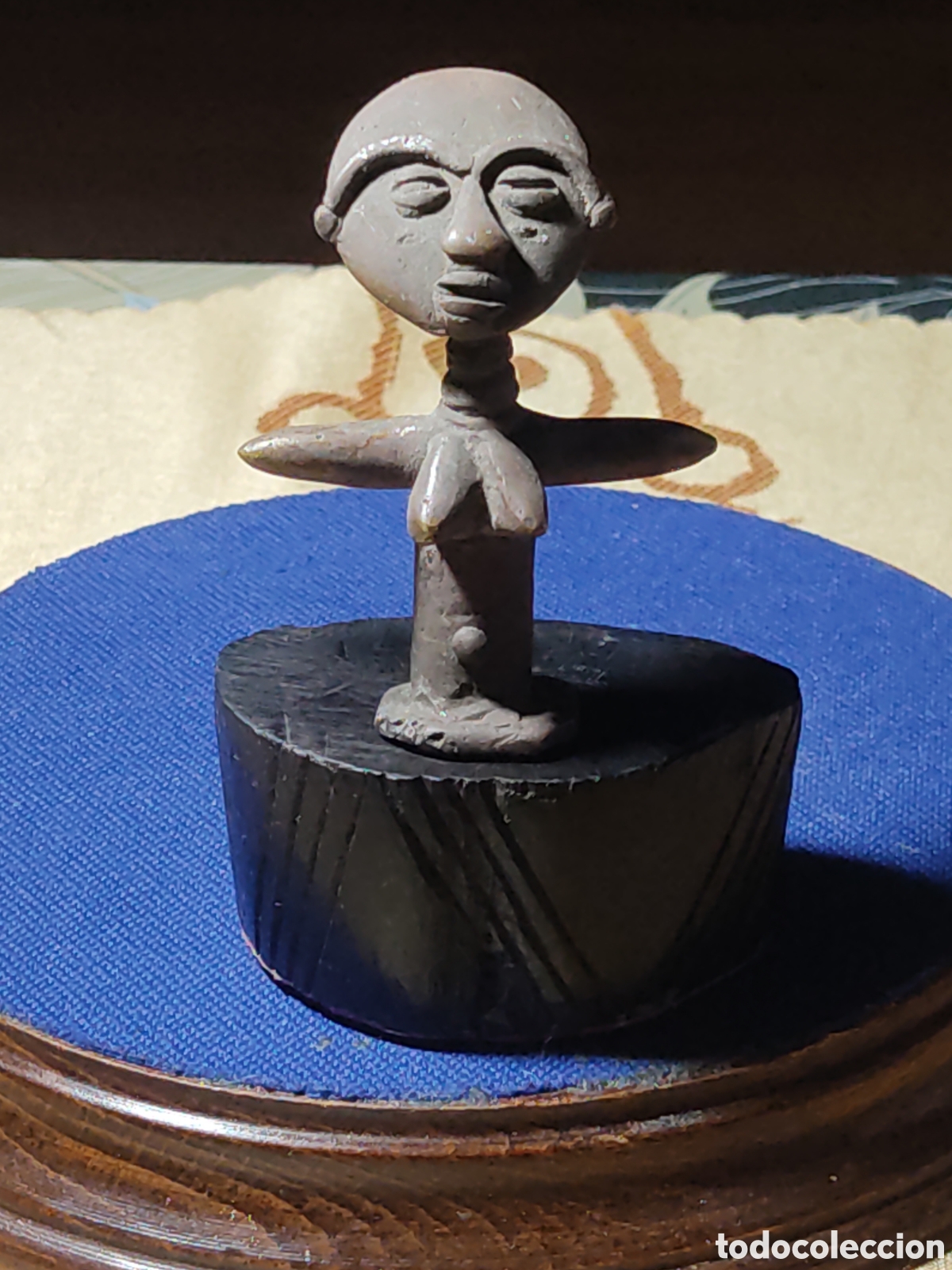 Arte: Escultura &eacute;tnica africana diosa de la fertilidad Akuaba,hierro fundido con Peana madera ebano.Ghana.