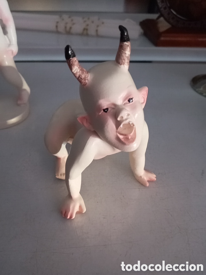 Arte: FIGURA DE TIPO BEB&Eacute; DEMONIO