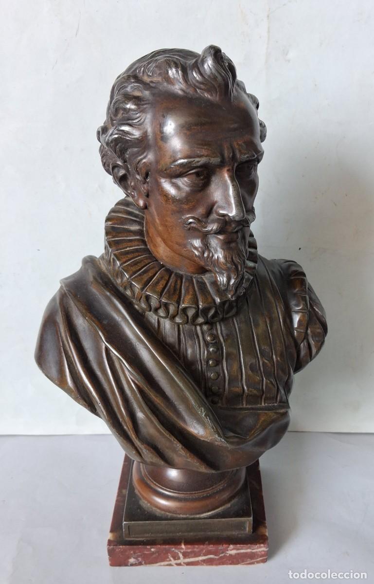 Arte: Escuela francesa S.XIX Busto de Cervantes calamina firmado E.Guillemi