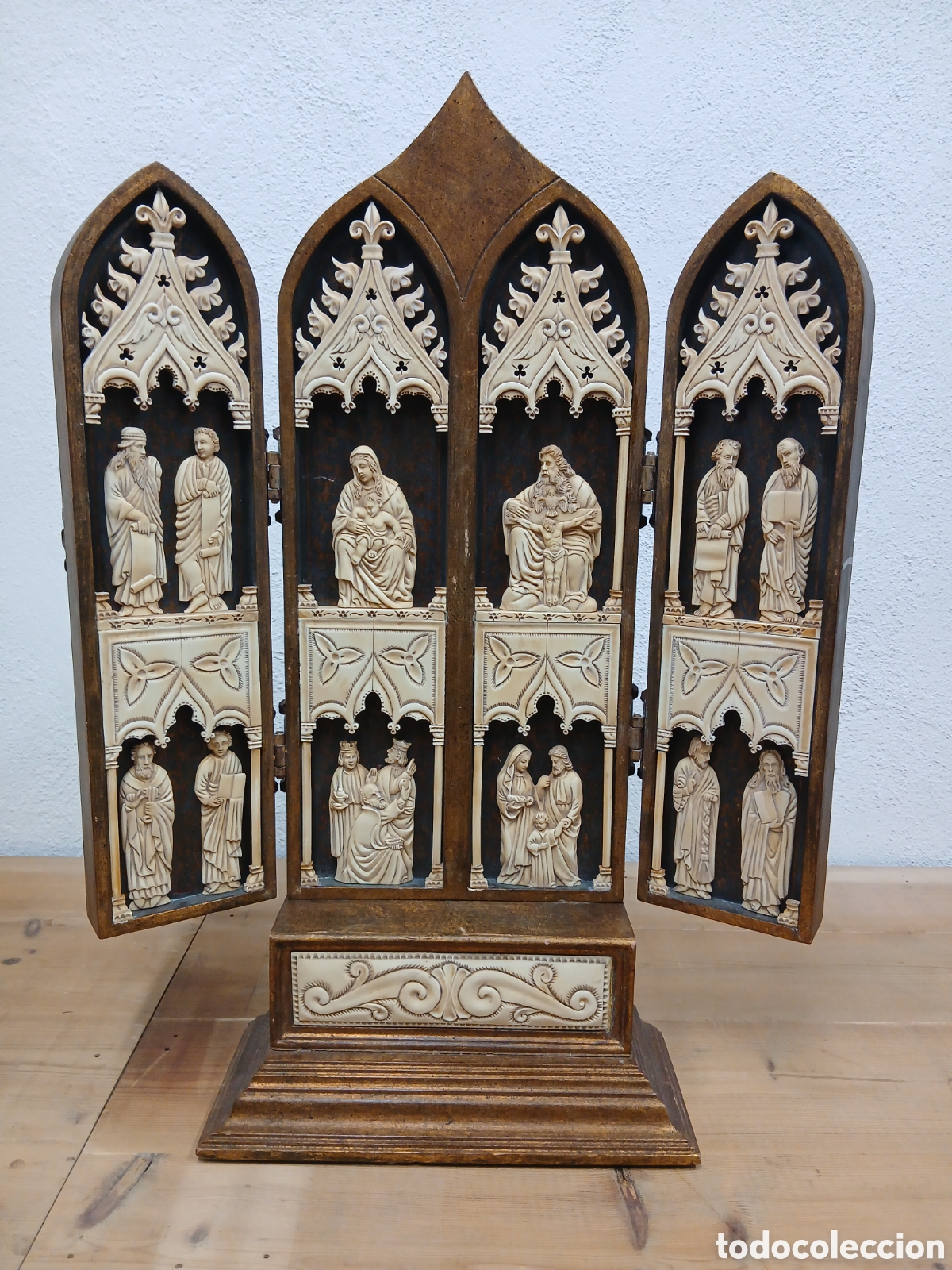 Arte: Triptico o retablo gotico.