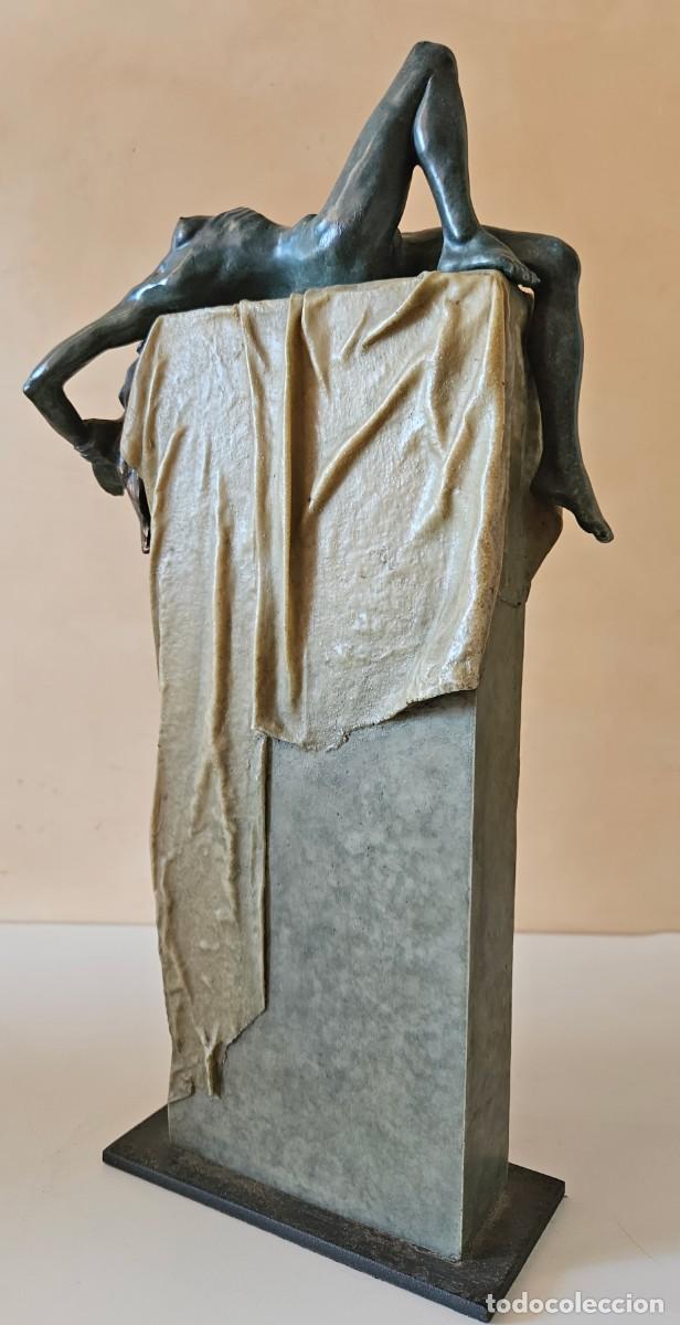Arte: Escultura t&eacute;cnica mixta de Josep Bofill titulada Temptation edici&oacute;n limitada seriada 1123/2500