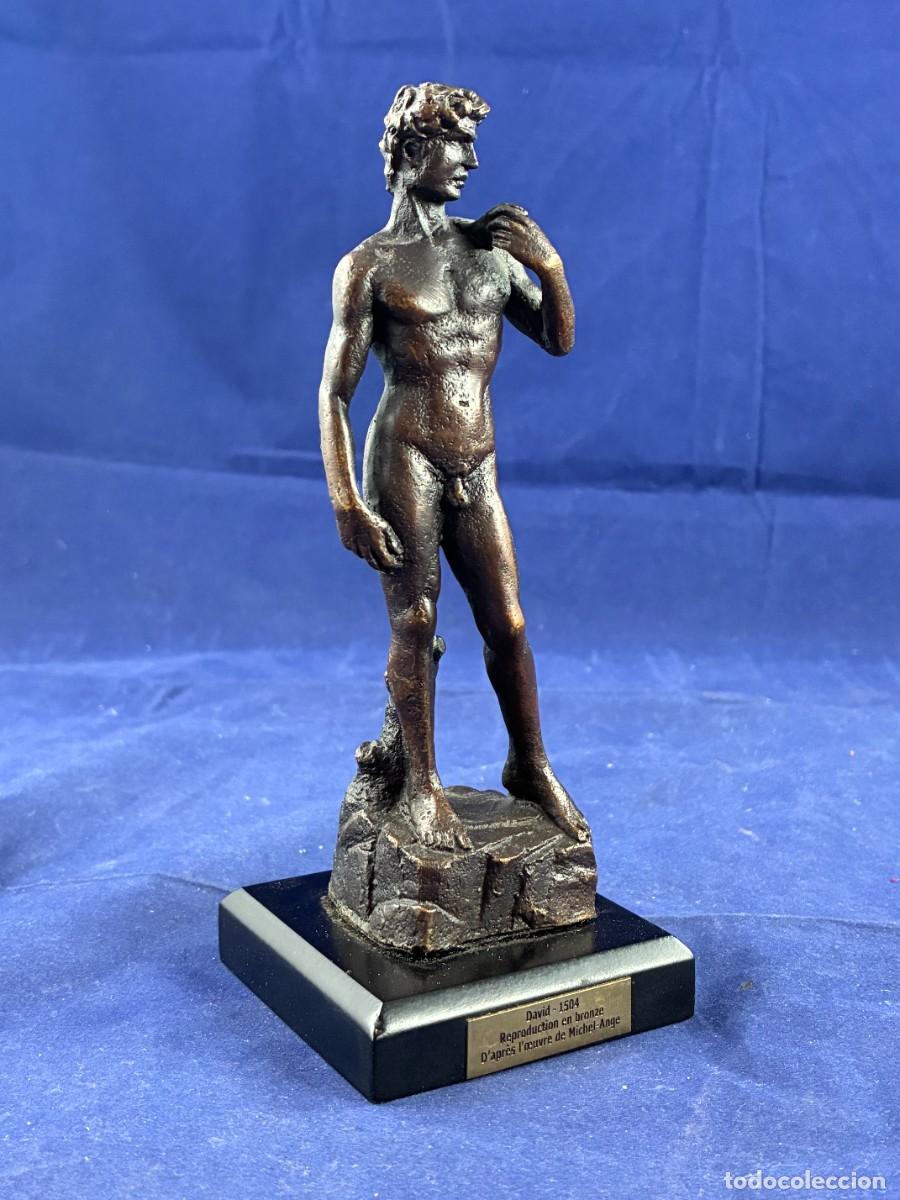 Arte: David Miguel &Aacute;ngel Reproducci&oacute;n en Bronce 16 cm con Base de Madera Muy Buen Estado