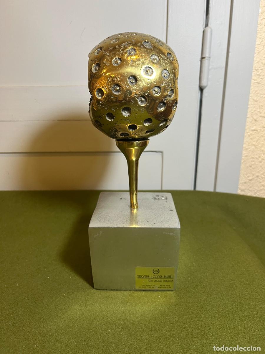 Art: Trofeo de Golf Vintage Escultura Brutalista Metal Fundido Bola de Golf Decoraci&oacute;n Despacho