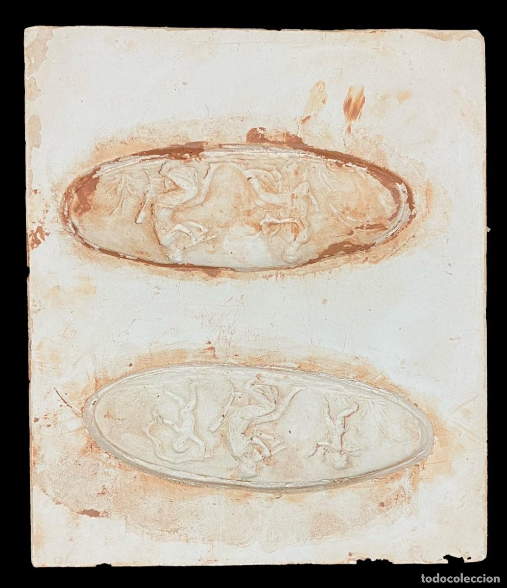 Art: Antiguo molde de escayola para hacer barro, porcelana o terracota. Medall&oacute;n con escena mitol&oacute;gica.