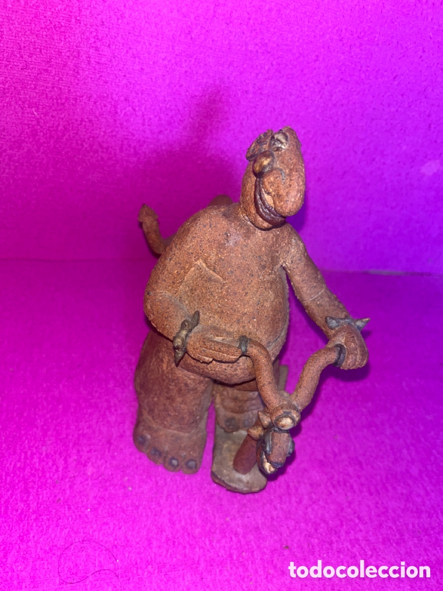 Arte: Escultura De Terracota Diablo En Patinete Art